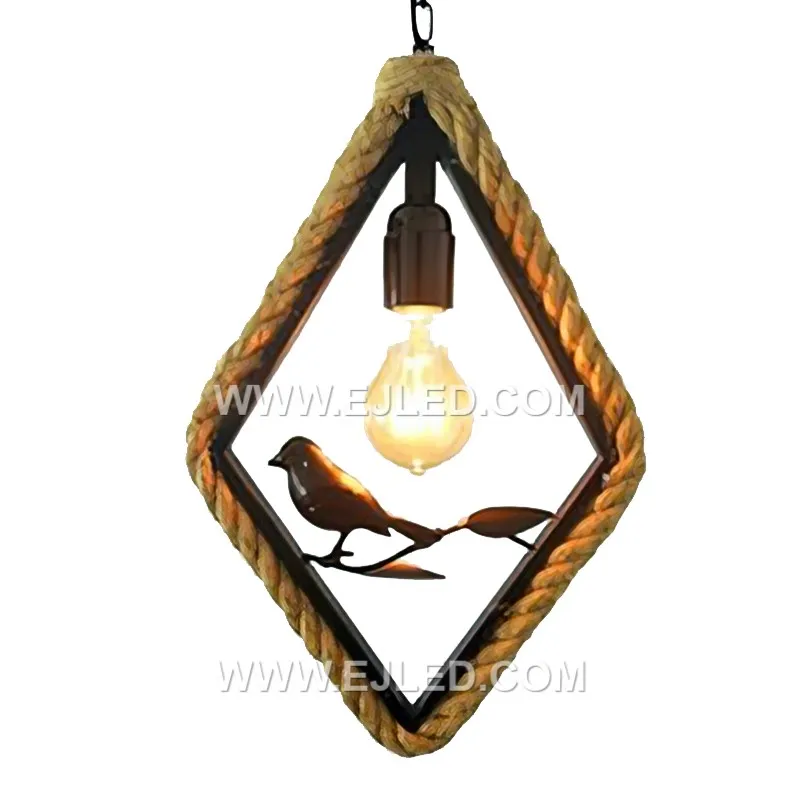 A square, open-cage design defines the RP0070 pendant, featuring natural hemp rope wrapped around its black metal frame. This construction ensures maximum light exposure from the central bulb, ideal for bright, decorative illumination.