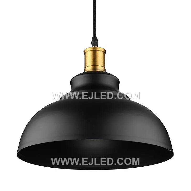 Una lámpara colgante de cúpula clásica, fabricada en latón, la MK0006 presenta una pantalla con acabado negro D29. Esta luminaria de una sola lámpara proporciona luz enfocada hacia abajo, lo que la hace versátil para pedidos al por mayor y diversas aplicaciones interiores.