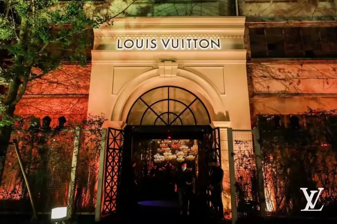 1200 crystal lights light up LV show! Lighting enterprises are exhausted sense of existence!