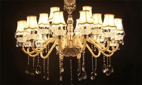 What are the reasons and maintenance methods for the chandelier not lighting up?