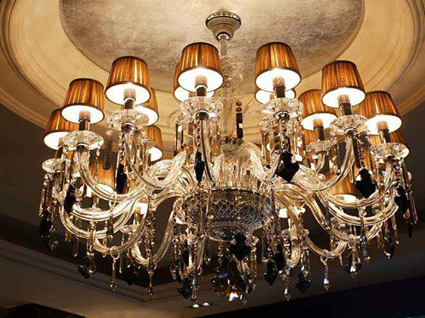 There is a set of crystal chandeliers that do not light up, what to do