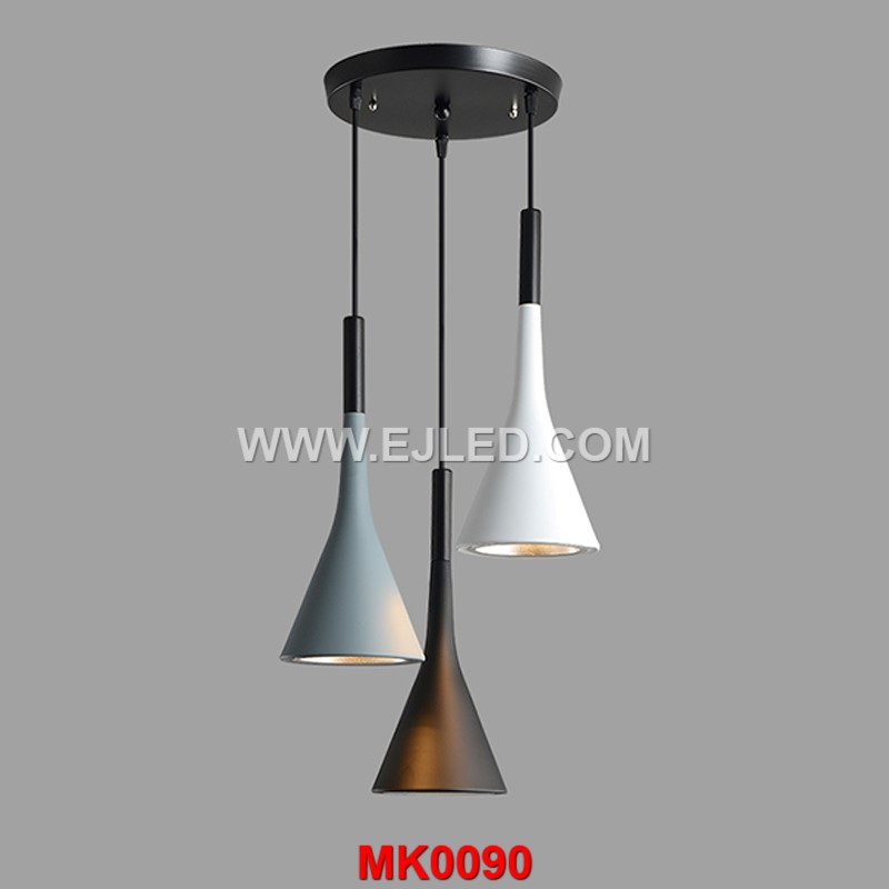 What are the acceptance criteria for chandelier installation