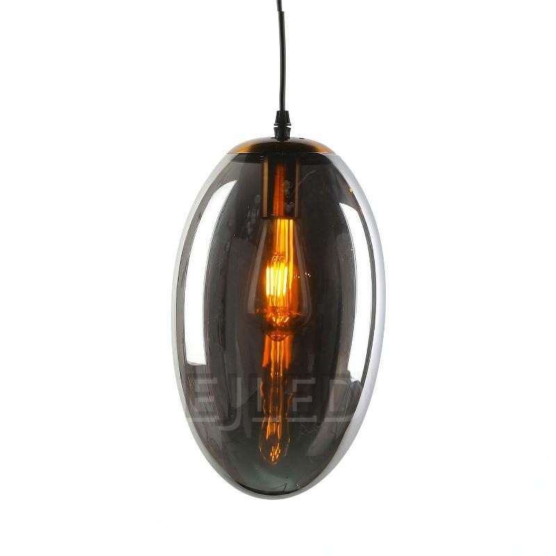 Esta lámpara colgante ovalada de vidrio presenta una pantalla cerrada de vidrio ahumado con acabado metálico reflectante, suspendida de un cable negro para espacios comerciales y residenciales modernos.