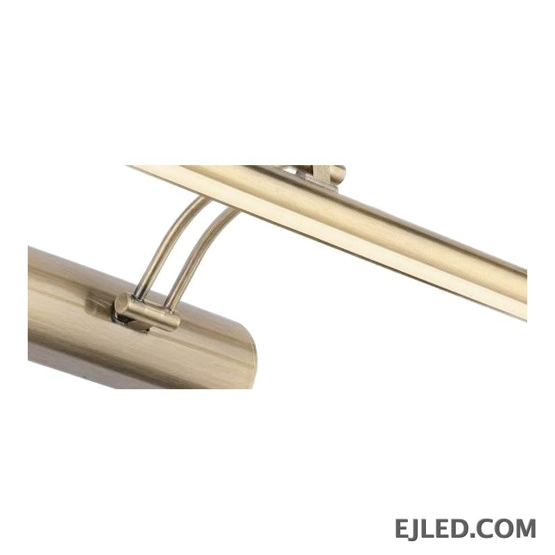 La lámpara de espejo ML0003 en cromo presenta una barra horizontal suspendida de una placa de pared, dirigiendo la luz hacia abajo desde su construcción de PC y aluminio. - view 3