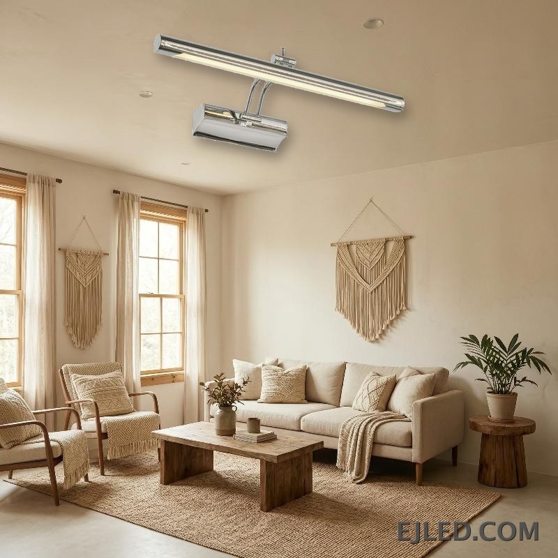 La lámpara de espejo ML0010 presenta una solución de iluminación horizontal de perfil bajo, ideal para baños, vestidores o para acentuar obras de arte. Su acabado cromado y su forma lineal proporcionan una fuente de luz discreta pero efectiva. - view 5