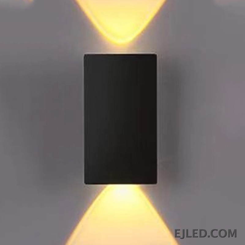 Designed for both residential and commercial projects, the WL0003 is a black aluminum wall light. It offers indirect and diffused illumination from a compact, rectangular form factor, suitable for corridors or accent lighting. - view 2
