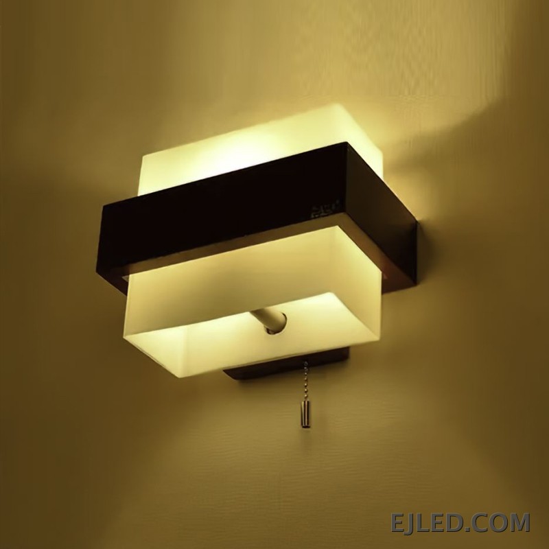 Un aplique rectangular, el WL0007 cuenta con un difusor acrílico que proporciona una iluminación amplia y uniforme. Su acabado blanco y perfil compacto lo hacen adecuado para iluminación general o suplementaria en diversos entornos. - view 5