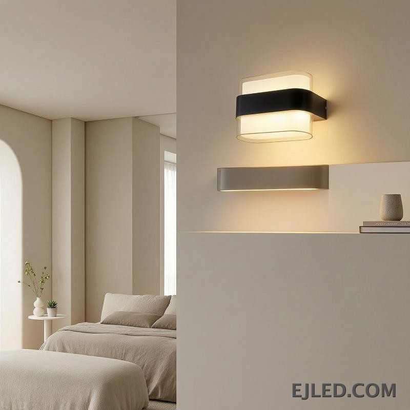 This wall lamp features a black aluminum body and two rectangular glass diffusers. It is designed for surface mounting and provides diffused light both upwards and downwards. - view 5