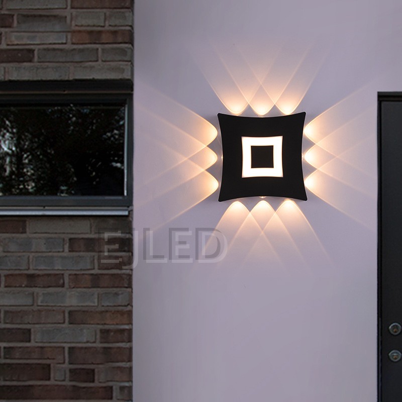 Este aplique de pared de plástico negro presenta un cuerpo cuadrado con un elemento de iluminación cuadrado blanco integrado y lentes laterales. El modelo WL0030 está diseñado para montaje en pared comercial y residencial. - view 5